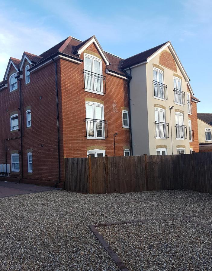 Apartamento Ybc Court, Aldershot Exterior foto