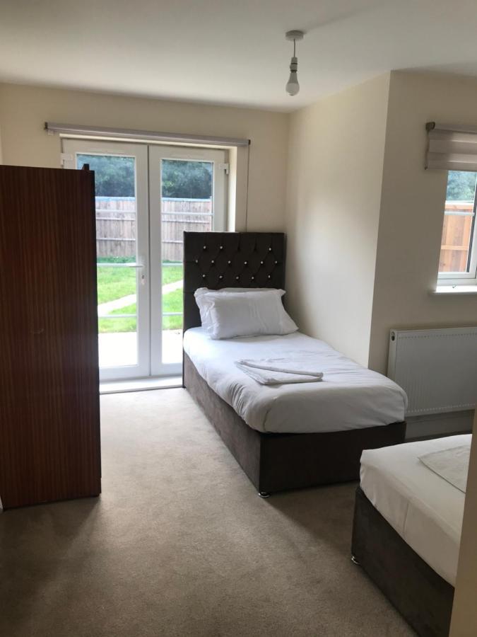 Apartamento Ybc Court, Aldershot Exterior foto